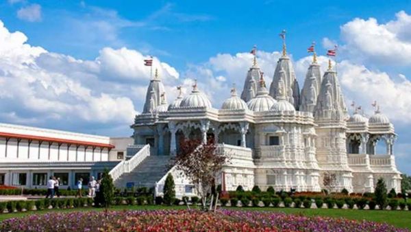 हिन्दू मंदिर में तोड़फोड़ की घटना