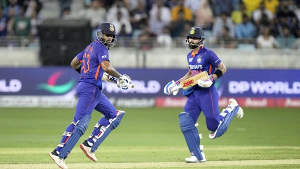 मैं विराट की बैटिंग देखने बैठा हुआ था