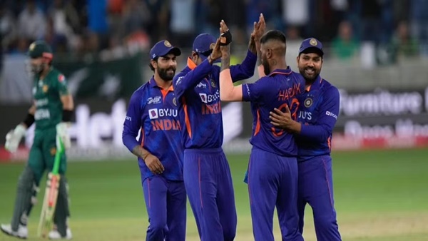 टीम में रवींद्र जडेजा की खली कमी टीम में रवींद्र जडेजा की खली कमी