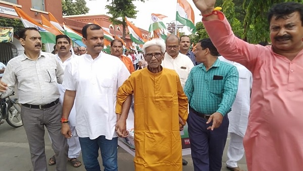 सेना में पहले दी सेवा