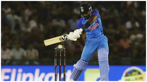 रन के लिए नहीं भागे हर्षल रन के लिए नहीं भागे हर्षल