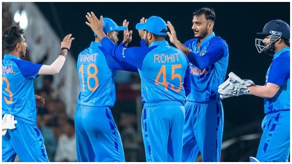 दोनों टीमें इस प्रकार हैं