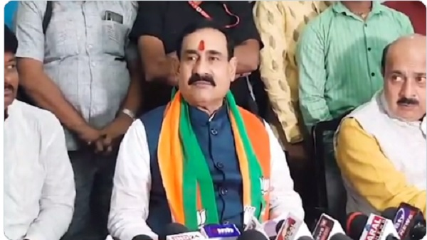 कांग्रेस एक डूबता जहाज कांग्रेस एक डूबता जहाज