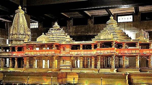 बोरिंग रोड में 1 KM तक पिक्सल लाइटिंग बोरिंग रोड में 1 KM तक पिक्सल लाइटिंग