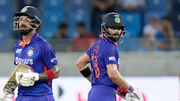 कोहली को किया T20 फॉर्मेट से सावधान कोहली को किया T20 फॉर्मेट से सावधान