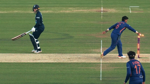 खेल के भावना विपरीत माना जा रहा है खेल के भावना विपरीत माना जा रहा है