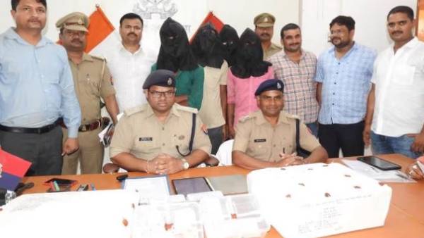 आरोपियों के पास से नकली नोट बरामद