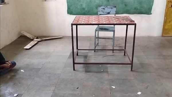 सीएम राइज स्कूल में शिक्षिका के सिर पर गिरा सीलिंग फैन