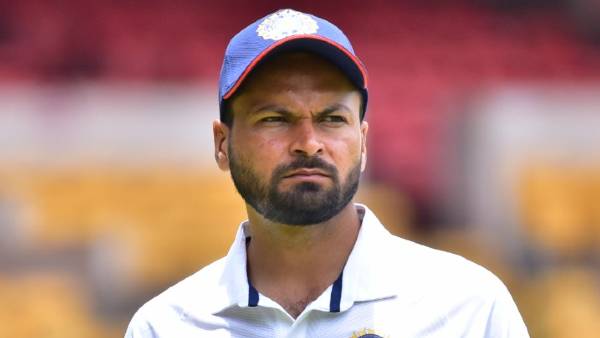 मुकेश की तूफानी गेंदबाजी की हो रही तारीफ़