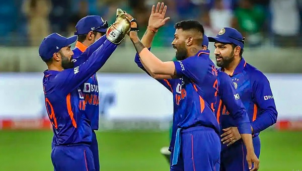 पंत को तो खिलाना ही होगा पंत को तो खिलाना ही होगा