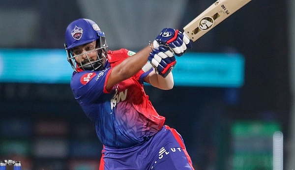 पृथ्वी ने महज 48 गेंदों में जड़ दिए 77 रन