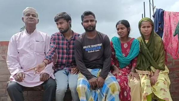 बेटे की आखिरी दीदार की उम्मीद में बुजुर्ग पिता