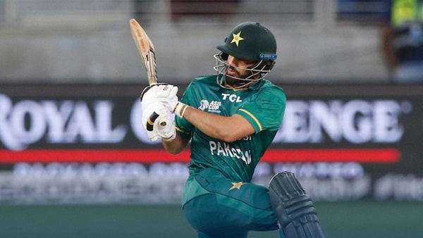 दोनों टीमों में शामिल थे ये खिलाड़ी