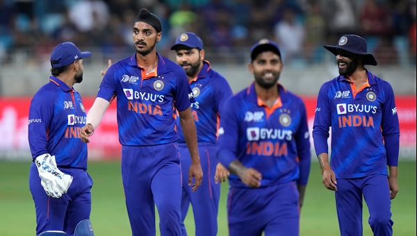 फैंस को सोशल मीडिया पर थोड़ा और संवेदनशील होना चाहिए