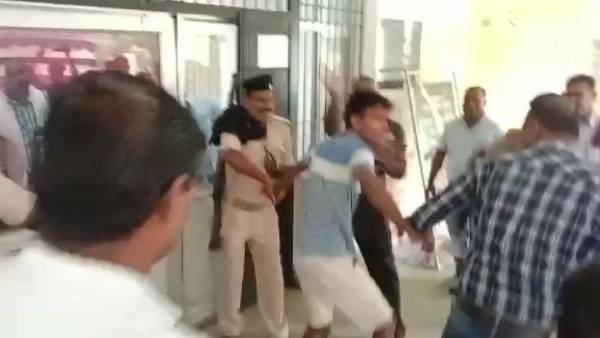 माफीनामा के बाद युवक को छोड़ा