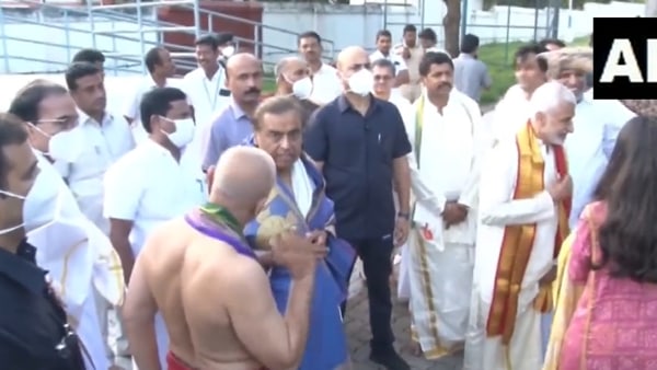 शुक्रवार तड़के किया अनुष्ठान