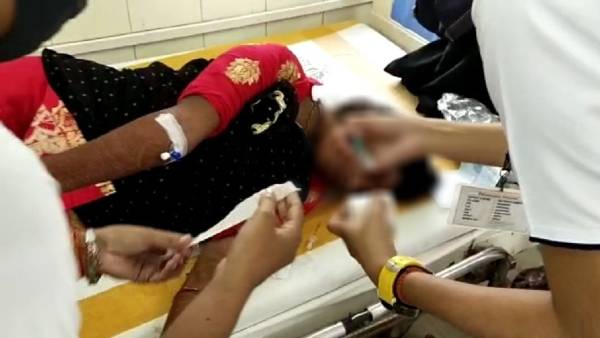 कोर्ट में बेहोश हुई लड़की पहुंची अस्पताल