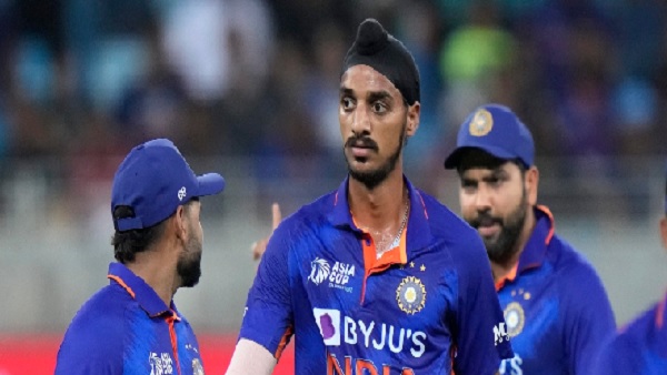 अर्शदीप सिंह ने छोड़ा कैच
