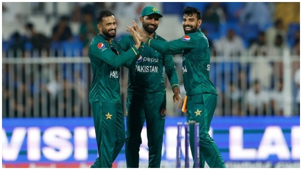 पाकिस्तान की शानदार गेंदबाजी पाकिस्तान की शानदार गेंदबाजी