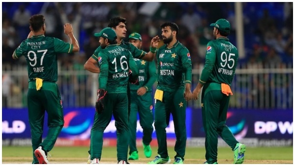 दोनों टीमों की प्लेइंग 11 दोनों टीमों की प्लेइंग 11