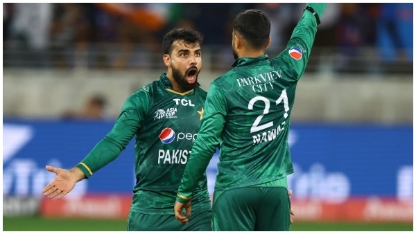 दोनों टीमें इस प्रकार हैं दोनों टीमें इस प्रकार हैं