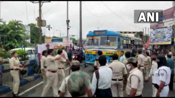 रानीगंज में पुलिस और भाजपा कार्यकर्ताओं की झड़प