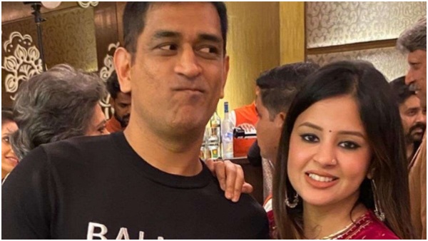 फॉलोअर्स बढ़ाने के लिए कर रही फॉलोअर्स बढ़ाने के लिए कर रही