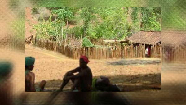 छोटे से कमरे में रहती हैं पूर्वजों की आत्माएं छोटे से कमरे में रहती हैं पूर्वजों की आत्माएं