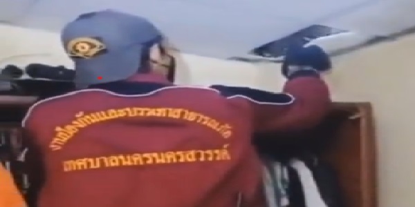 अजगर ने व्यक्ति पर बोला हमला