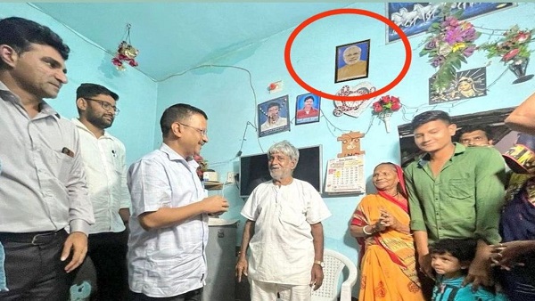 ऑटोरिक्शा चालक के घर गए केजरीवाल 