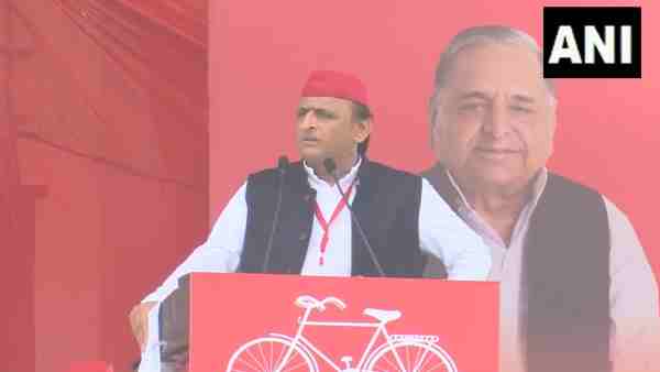 दुविधा में फंसी है अखिलेश की समाजवादी पार्टी दुविधा में फंसी है अखिलेश की समाजवादी पार्टी