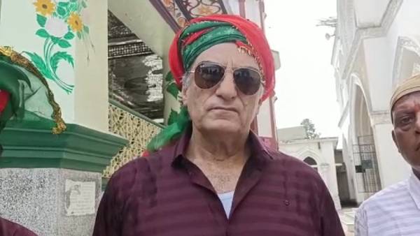 हमारे पूर्वजों ने आजादी के लिए अपनी कुर्बानी दी'