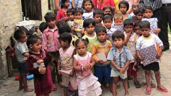 अनाथ बच्चों का बनते हैं सहारा अनाथ बच्चों का बनते हैं सहारा