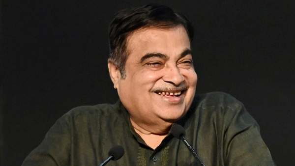 सीट बेल्ट लगाने के बदले क्लिप लगाते थे ! सीट बेल्ट लगाने के बदले क्लिप लगाते थे !