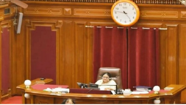  'महिला सफलता में पीछे नहीं, साथ खड़ी दिखनी चाहिए'