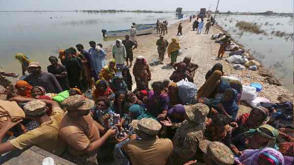 लाउडस्पीकर पर दिया गया बुलावा