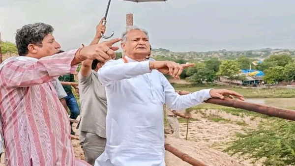 कांग्रेस के अध्यक्ष बनने तक नहीं देंगे इस्तीफा