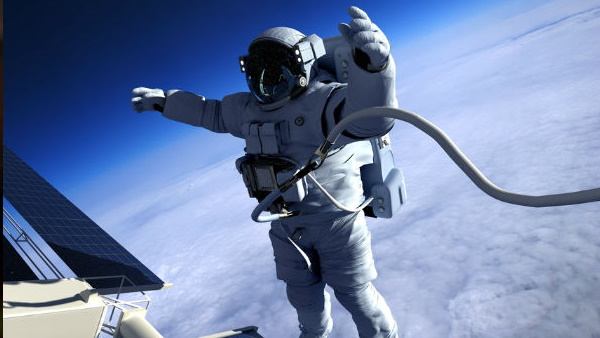 सऊदी अरब अब पहली महिलाओं को अंतरिक्ष पर भेज रहा सऊदी अरब अब पहली महिलाओं को अंतरिक्ष पर भेज रहा