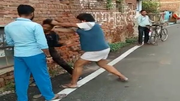 सिकरवारी मोहल्ले में पहुंचा था मीटर रीडर