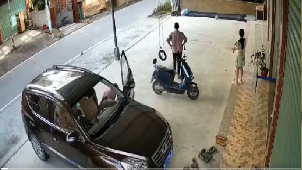 एक यूजर्स ने बताया कैसे कंट्रोल करें स्वाचालित कार