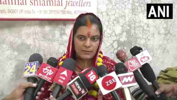 अगस्त मुनि के आश्रम में लिए फेरे