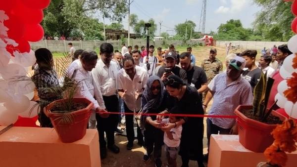 दक्षिण अफ्रीका में ही बस गई पेमराज महाराज की फैमिली