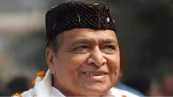 दोनों की उम्र में करीब 23 साल का अंतर था 