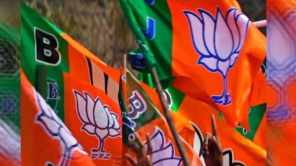 कांग्रेस पर अदालत में मजबूती से पक्ष ना रखने का आरोप