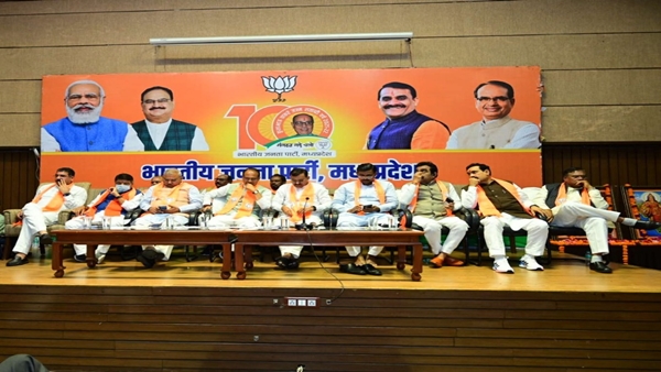 दो दिन में हुई तीन बैठके