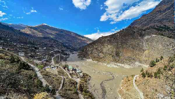 ग्लेशियर फटने का भी बढ़ा है खतरा