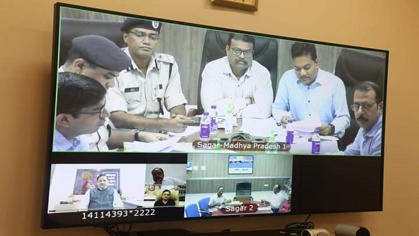 कमिश्नर से पूछा नलजल योजनाओं को लेकर आपका क्या ऑब्जर्वेशन है?