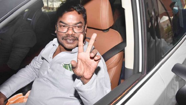 'मैं अंडरगारमेंट्स खरीदने दुमका से दिल्ली गया था....' 