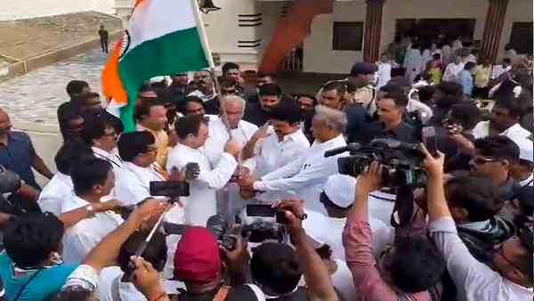 देश जोड़ने नहीं, सरकार तोड़ने की यात्रा है- अठावले