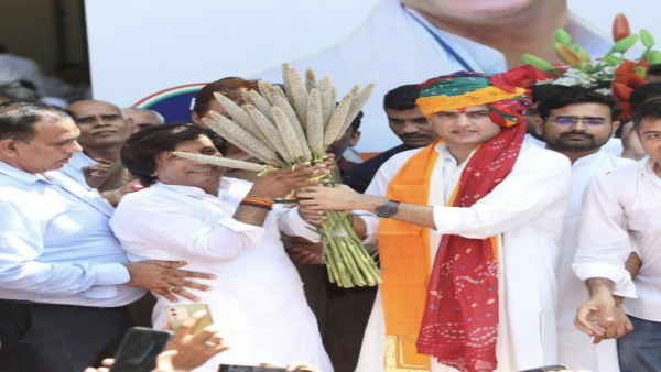 पायलट की चुप्पी पर टिकी सबकी निगाहें